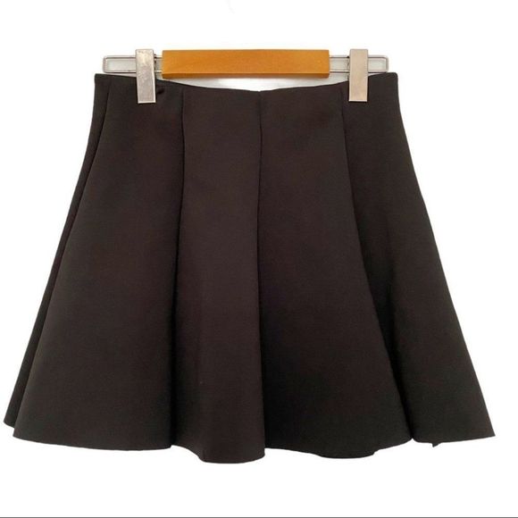 Zara pleated mini skirt flare black size medium M elastic waistband EUC - Picture 1 of 3